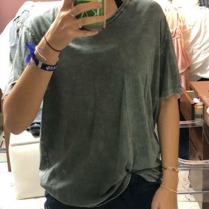 grey tee